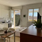 Διαμέρισμα Historic Center Penthouse 6 Minutes From The Station *