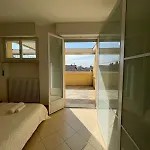 Διαμέρισμα Historic Center Penthouse 6 Minutes From The Station *