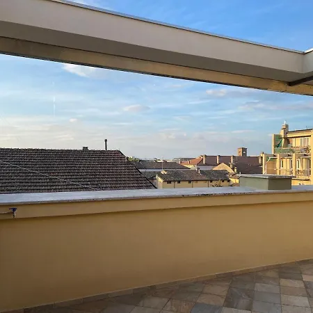 Lägenhet Historic Center Penthouse 6 Minutes From The Station *