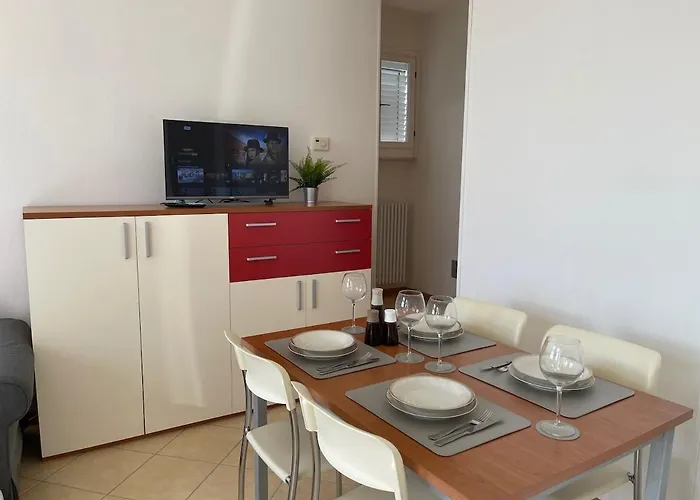 Historic Center Penthouse 6 Minutes From The Station Lägenhet *