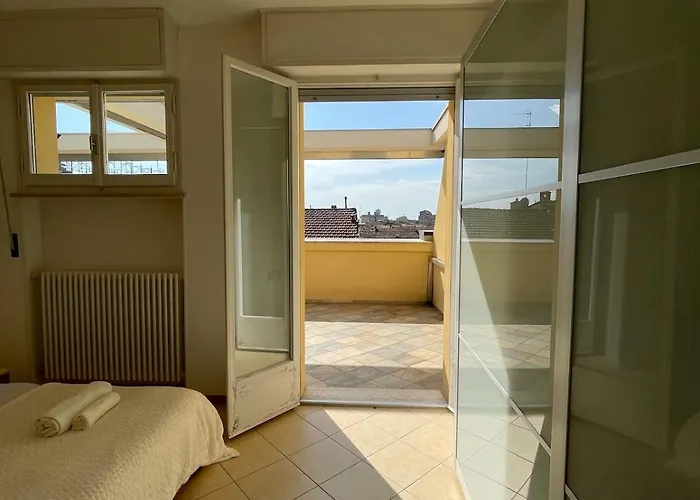 Lägenhet Historic Center Penthouse 6 Minutes From The Station *