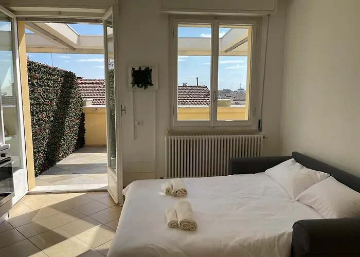 Historic Center Penthouse 6 Minutes From The Station * 라벤나