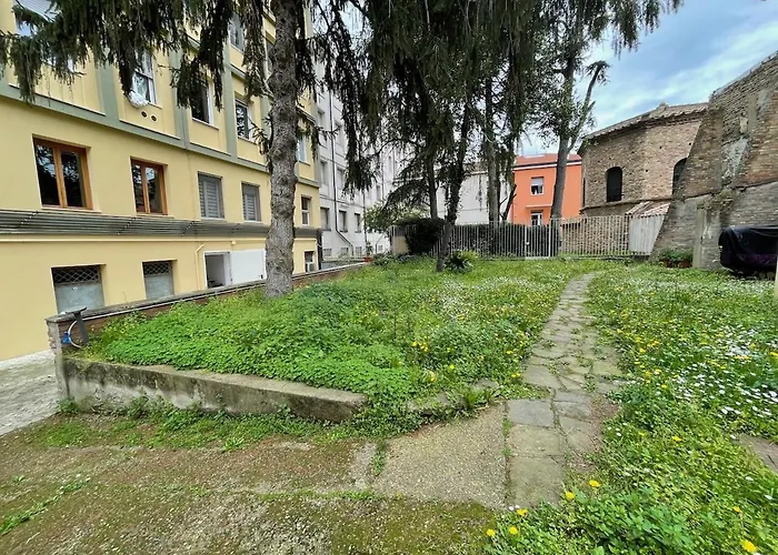 Historic Center Penthouse 6 Minutes From The Station 아파트 라벤나